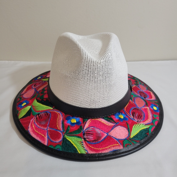 New Beautiful Embroidered Hat - Picture 4 of 13